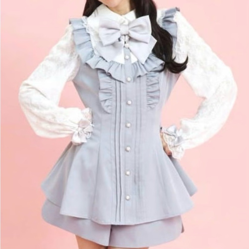 Elegant Gray Ruffled Dress with Bow